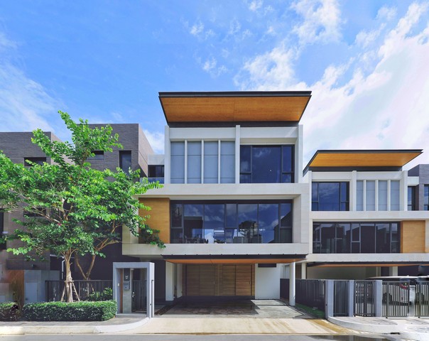 ขายบ้านเดี่ยว 3 ชั้น Pool Villa 81 ตรว. BAAN 365