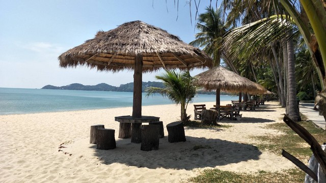 ขายบ้านพัก 72 ตรว.อยู่ในหมู่บ้านจัดสรร มีชายหาดส่วนตัว อ.แกลง จ.