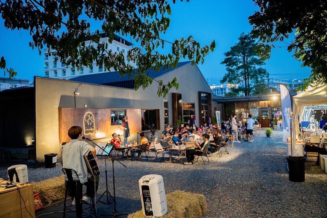 เซ้งร้านอาหาร Bar ใกล้มหาลัยธรรมศาสตร์รังสิต ใกล้มอกรุงเทพ มีใบอน