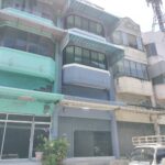 ขายด่วน!! ตึกแถว 3 ชั้นครึ่ง รีโนเวทใหม่สวยมาก ใกล้สนามบินสุวรรณภ