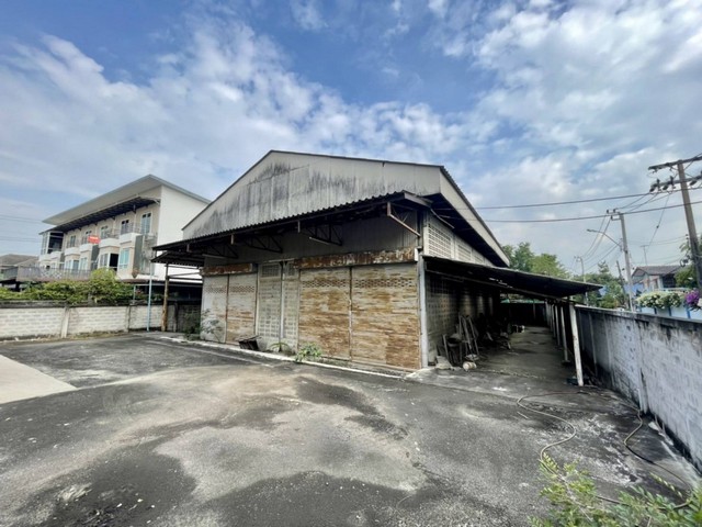 ขาย โกดัง รามอินทรา 1220 ตรม. 305 ตร.วา หลังมุมพื้นที่ใช้สอยเยอะ