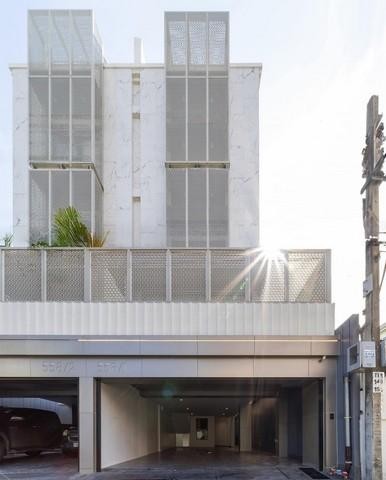 บ้าน พร้อมลิฟท์ ใจกลางเมืองย่านสุขุมวิท เอกมัย