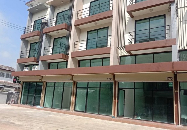 ให้เช่าทาวน์โฮม 3 ชั้นครึ่ง ซอยรามอินทรา 89 เหมาะทำHome Office