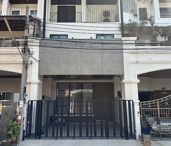 BH3495 ให้เช่าทาวน์เฮ้าส์ 5 ชั้น 2 ห้องนอน 3 ห้องน้ำ ซอยนนทรี 14