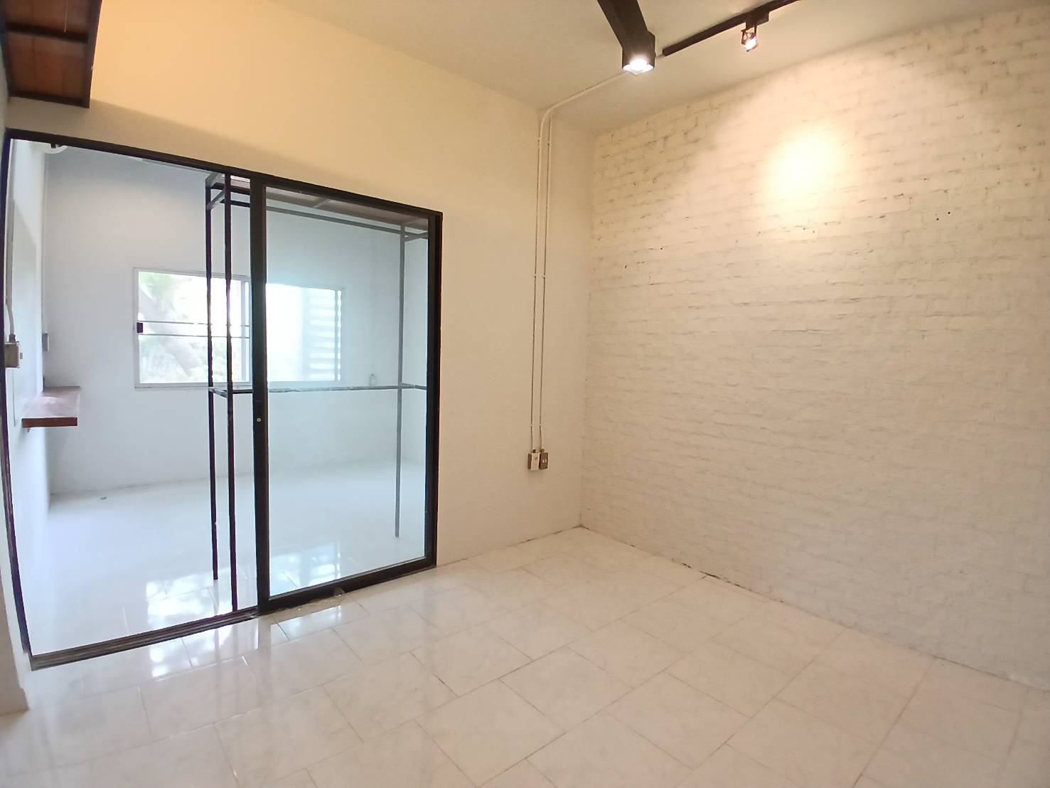 ขายคอนโด สมาร์ท วัชรพล เพดานสูง 3 เมตร Line: @katagent