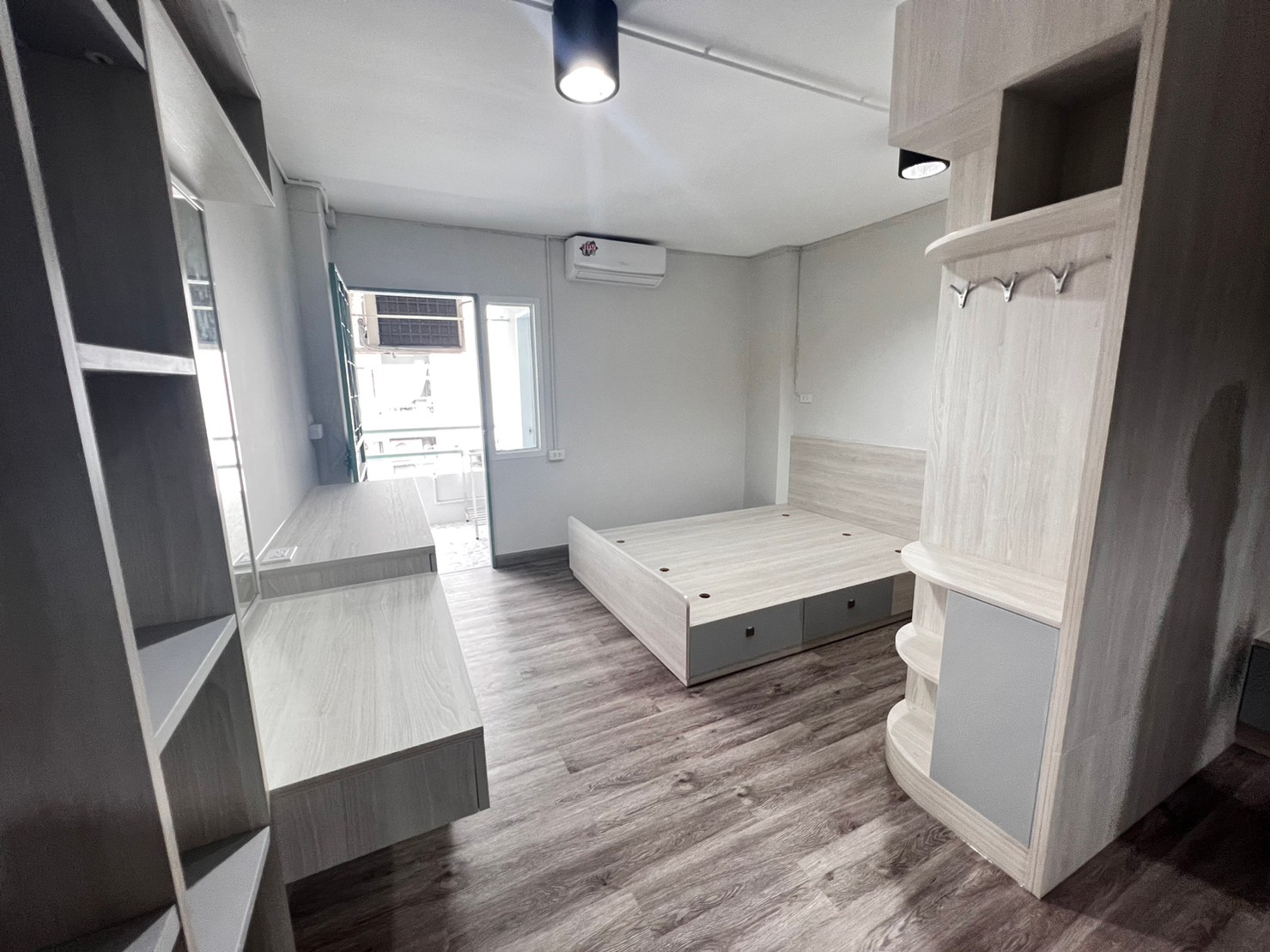 ให้เช่า คอนโด บ้านพระยาภิรมย์ รัชดา 36 ตกแต่งสวยงาม พร้อมเข้าอยู่