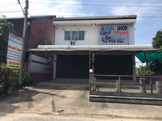 อาคารพาณิชย์ 2 ชั้น ตรงข้ามสถานีรถไฟห้วยยาง อ.ทับสะแก ไม่ไกลตัวเม