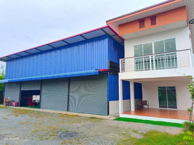 ขายโกดังและบ้านพักพานทองชลบุรี 200​ ตรว