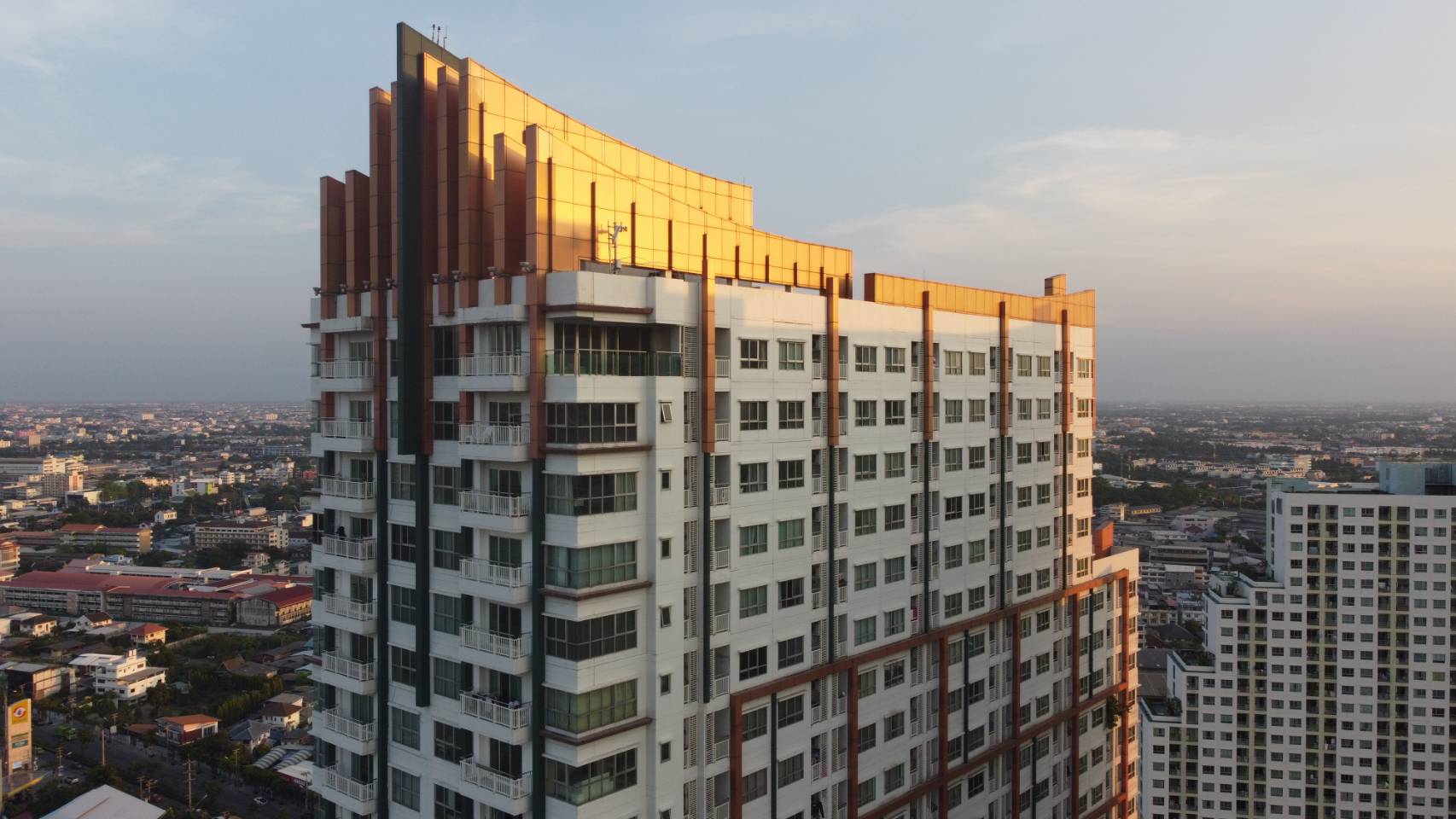 ขายคอนโด ไอวี ริเวอร์ ทำเลทอง วิวแม่น้ำบางส่วนที่น่าประทับใจ