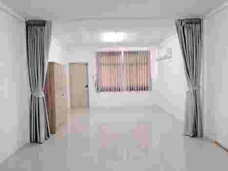 ให้เช่าอาคารพาณิชย์ 3 ชั้น ทำเลทอง ติดถนน4เลน เขตจอมทอง