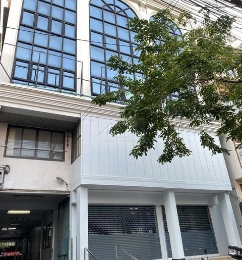 ให้เช่าอาคาร 5 ชั้น สาทร 11 ใกล้ BTS เซนต์หลุยส์