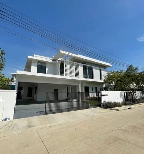 ให้เช่าบ้านเดี่ยว Pool Villa 2 ชั้นหลังใหญ่ 110 ตรว มัณฑนา บางนา