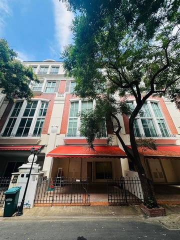 FOR RENT Townhouse Moo Bann Klang Krung Thonglor