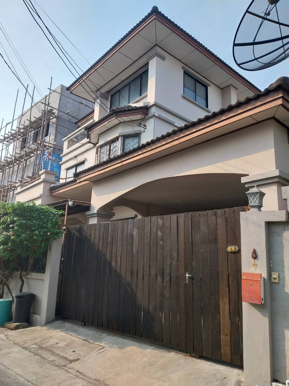 ขายบ้านเดี่ยว 3 ชั้น ซอย พหลโยธิน 24 ปากซอยมี สถานี BTS พหลโยธิน2