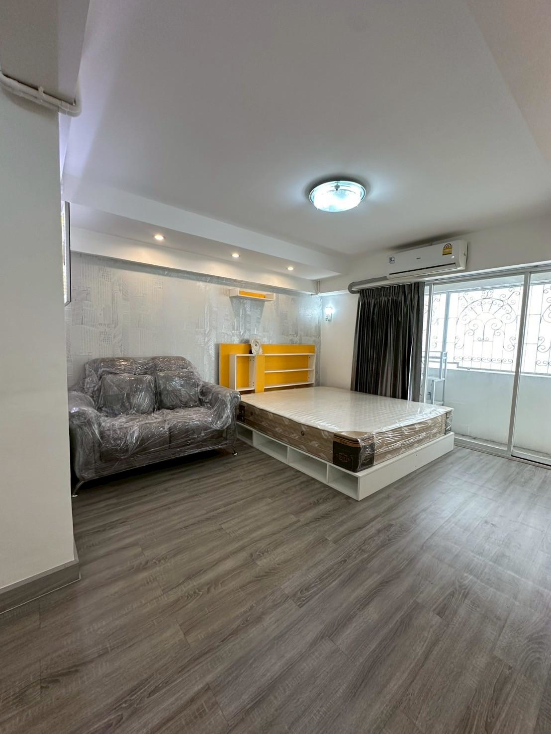 ให้เช่าทาวน์โฮมหลังมุม โครงการทาวน์อินทาวน์ บ้านหลังใหญ่ พื้นที่เยอะ ทำเลใจกลางเมือง เหมาะสำหรับอยู่อาศัยหรือโฮมออฟฟิศ