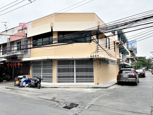 บ้าน 2 ชั้น 17.6 ตารางวา พระราม 3 เจริญราษฎร์ กรุงเทพ