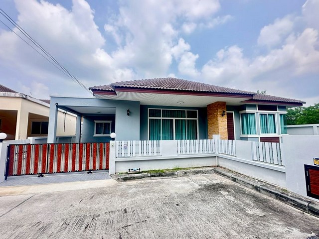 รีโนเวทใหม่ทั้งหลัง บ้านเดี่ยวชั้นเดียว ขายถูกพร้อมขแงแถมกันไปเลย