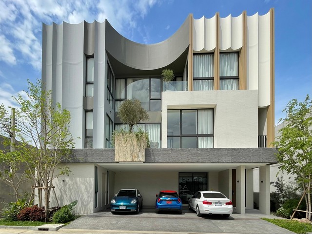 ขาย บ้านเดี่ยวหรู 3 ชั้น อาเว่ บางนา-สุขุมวิท AVE Bangna-Sukhumvi