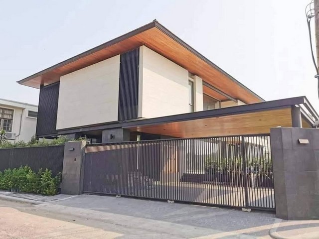 ขายหรือให้เช่าบ้านเดี่ยว 2 ชั้น บางนา กม.5 ย่านบางนา-ตราดซอย 56