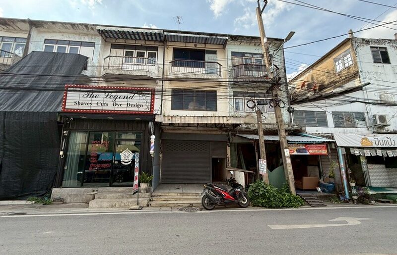 ขายตึกแถว 3 ชั้น เนื้อที่ 21.5 ตร.ว ริมถนน ซ.นนทบุรี46