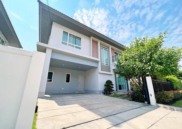 ให้เช่าบ้านเดี่ยว 2ชั้น หมู่บ้านไลฟ์ บางกอก บูเลอวาร์ด รังสิต