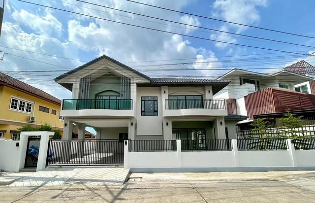 บ้านเดี่ยว 2 ชั้น รีโนเวทใหม่ทั้งหลัง หมู่บ้านปรีชาล้ำเพชร รามคำแ