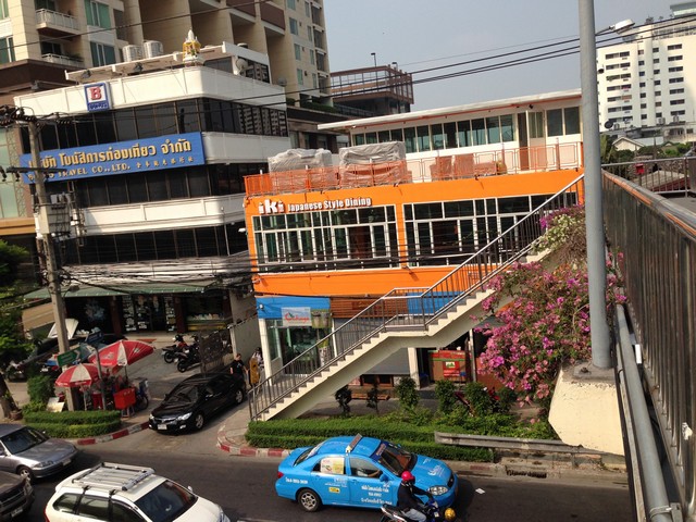 ให้เช่าพื้นที่ชั้น1และชั้น 2 พร้อมดาดฟ้า ปากซอยนราธิวาสฯ 4