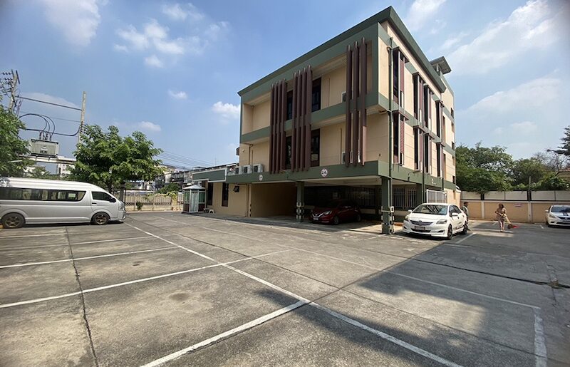 BH3554 ให้เช่าอาคารสำนักงาน 3 ชั้นใกล้สนามบินดอนเมือง ซอยประชาอุท