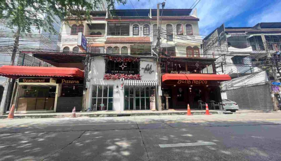 ขายทาวน์โฮม 3ชั้นครึ่งพร้อมผู้เช่า ทำเลดี เขตวัฒนา กรุงเทพมหานคร