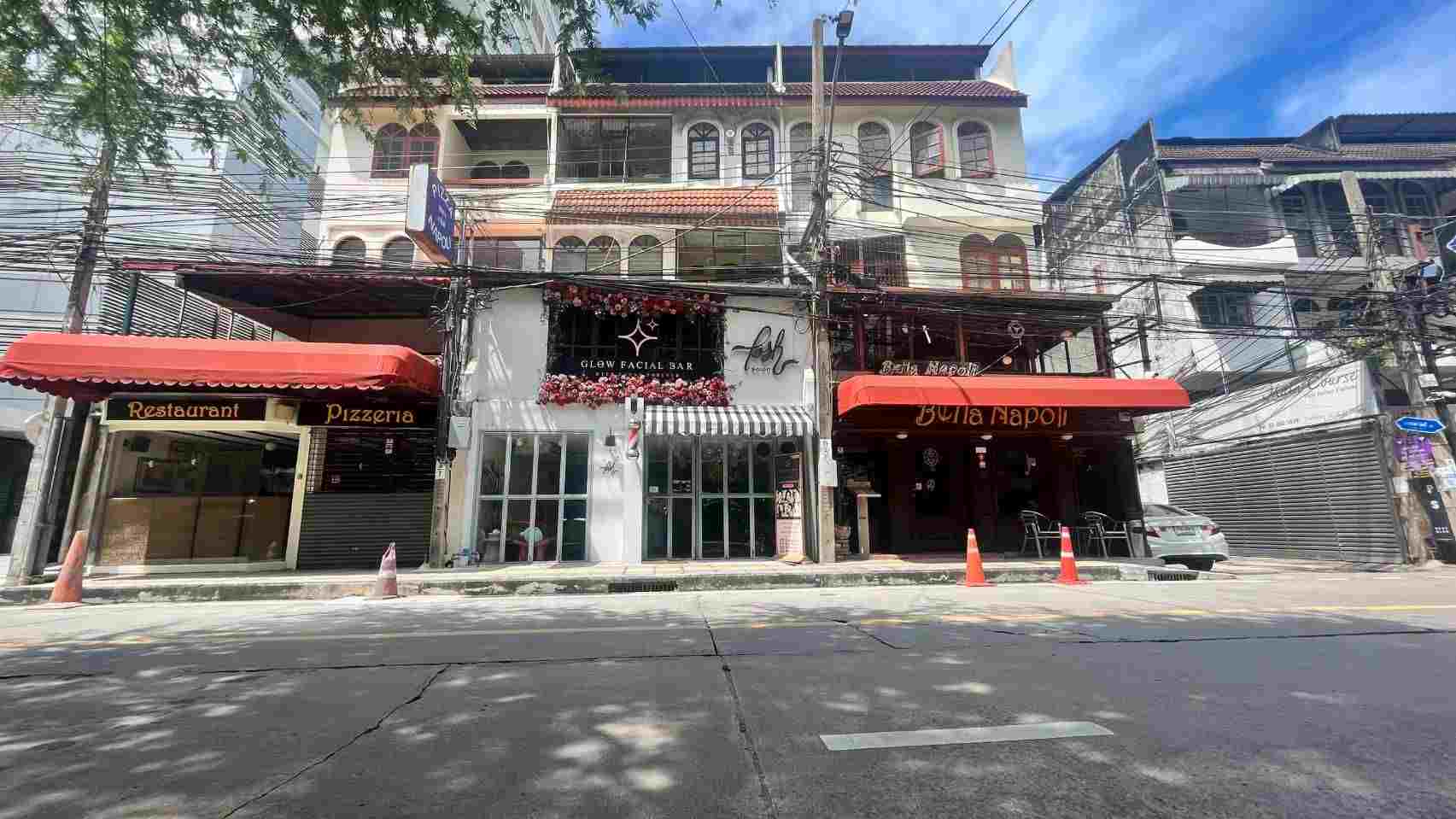 ขายทาวน์โฮม 3ชั้นครึ่งพร้อมผู้เช่า ทำเลดี เขตวัฒนา กรุงเทพมหานคร