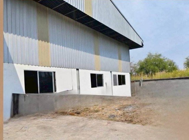 ขายและให้เช่าโรงงานคลังสินค้าบ้านบึงชลบุรี 1,000 ตรม