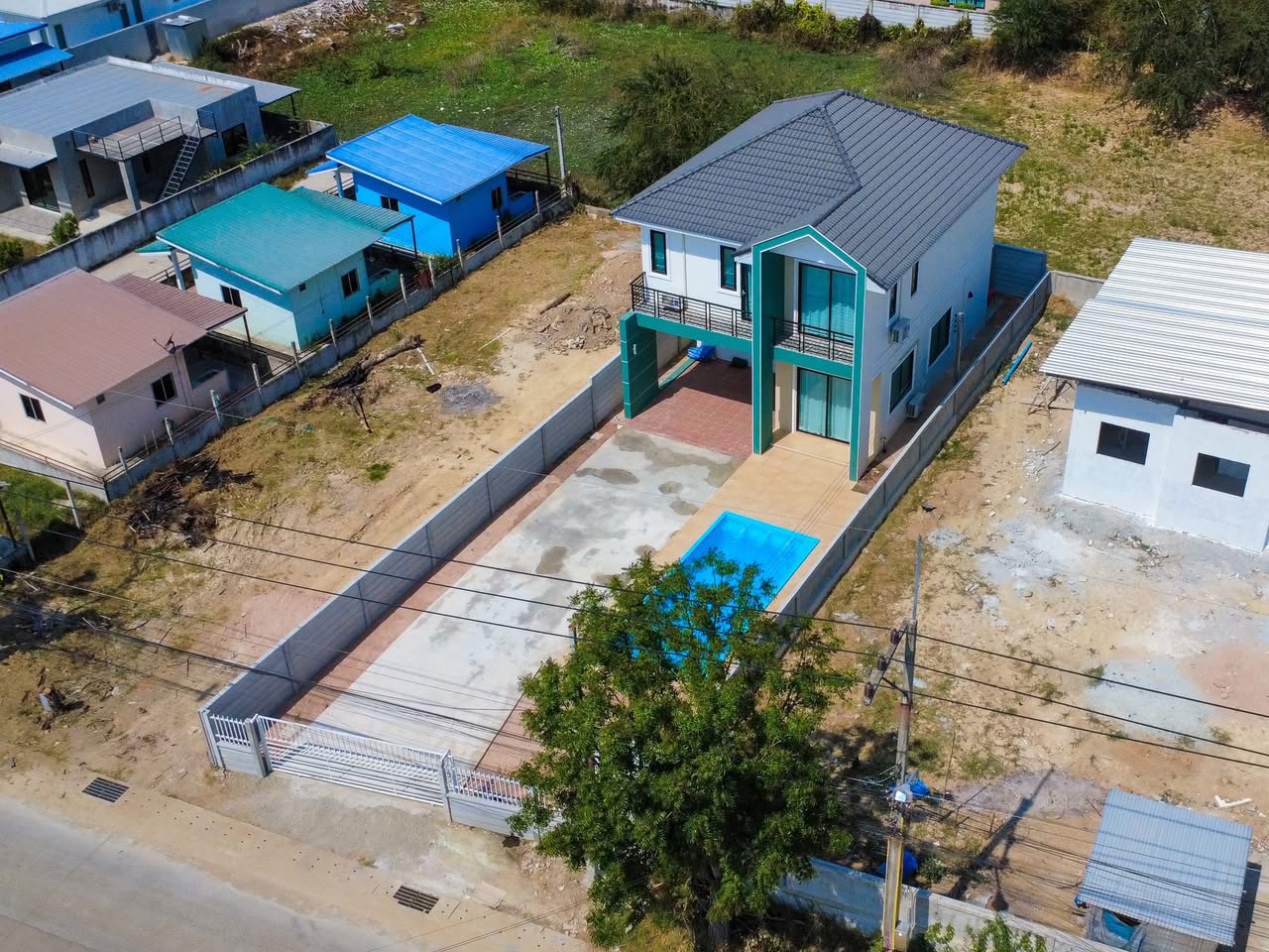 ขายบ้านหรูพร้อมสระว่ายน้ำ ปล่อยเช่าได้ 50,000 บาท/เดือน