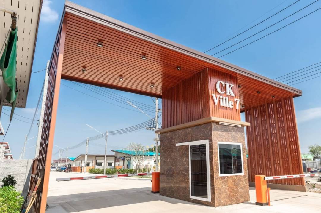 ขายบ้านเเฝด หมู่บ้าน ck ville 7 ห่างถนนพระราม2 เพียง 5กม. สมุทรสา