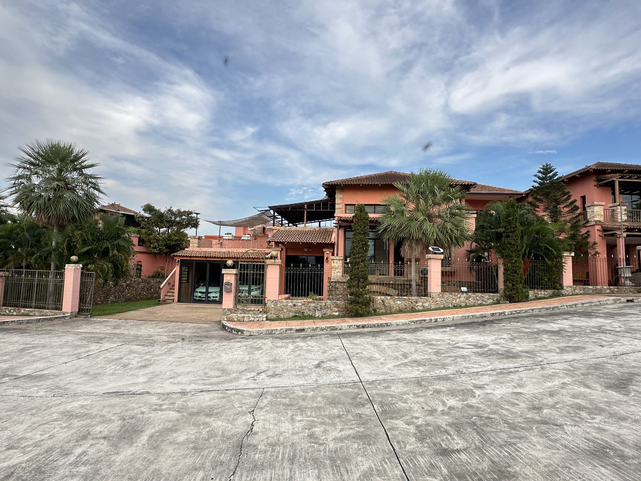 บ้านให้เช่า หมู่บ้าน Ampio Pattaya village บางละมุง จังหวัดชลบุร