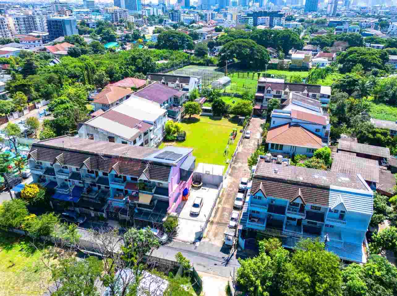 ขายที่ดินแปลงสวยทำเลดี ใจกลางเมืองลาดพร้าว 18 เขตจตุจักร