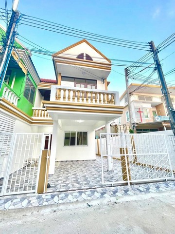 ขาย เช่า บ้านทาวเฮาว์หลังริมชวนใจนิเวศน์