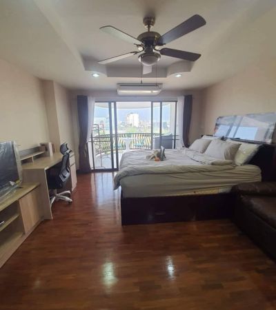 คอนโดฮิลล์ไซด์ 4 ห้องใหญ่พร้อมอยู่ ใกล้ห้างเมญ่า ถ.นิมมาน 500 เมต