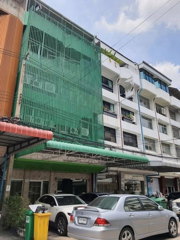 ให้เช่าอาคารพาณิชย์ มีลิฟท์ ห่างจาก MRT รัชดาภิเษก เพียง 270 เมตร