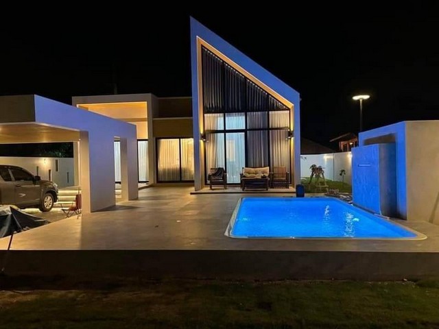 ขาย พูลวิลล่าพร้อมสระว่ายน้ำที่เหมาะแก่การลงทุน ใกล้หาดแม่รำพึง