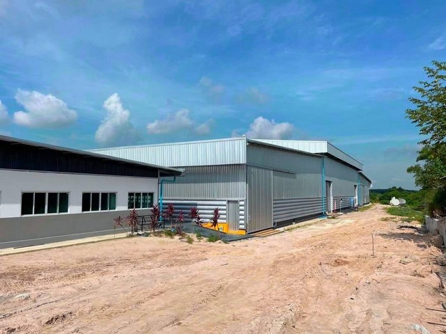 ขายที่ดินพร้อมสิ่งปลูกสร้างคันทรงชลบุรี บนเนื้อที่ 5 ไร่