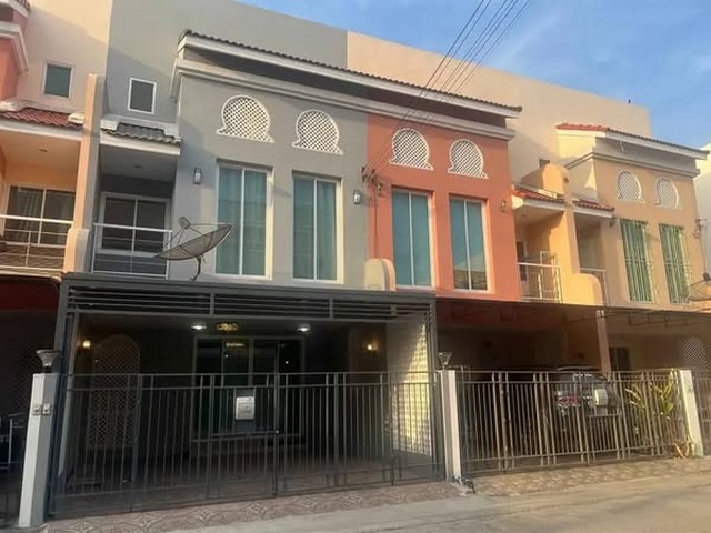 บ้านวิลล่ามารอคบ้านปึก มิตรสัมพันธ์อ่างศิลาชลบุรี
