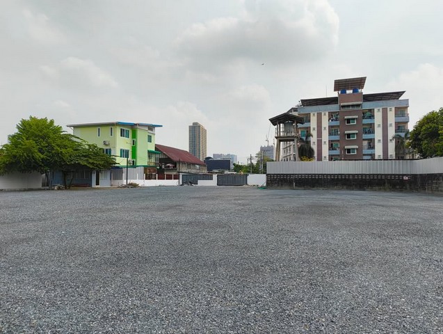 ให้เช่าที่ดินเปล่า เนื้อที่ 1 ไร่เศษ พัฒนาการ 20 เหมาะทำเป็นคลังส