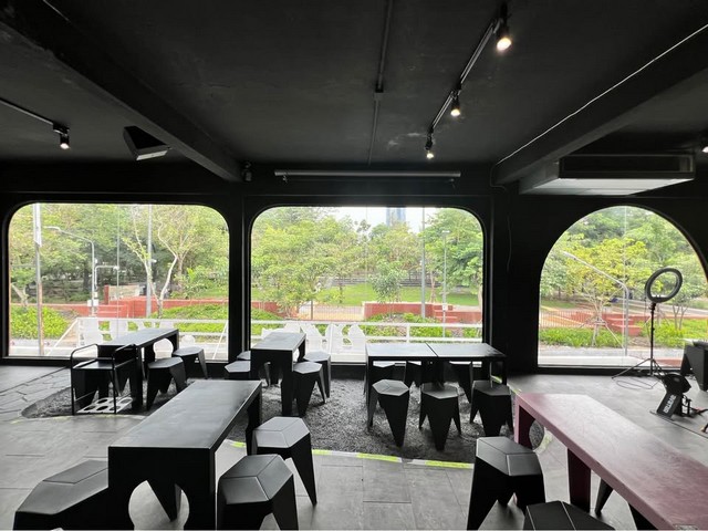 ให้เช่าร้านขนาด 100 ตรม.ไม่มีค่าเซ้ง ย่านบรรทัดทอง