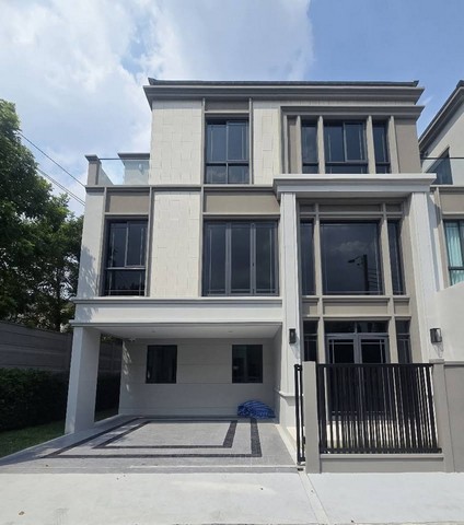 ให้เช่าทาวน์โฮมหรู 3 ชั้น โครงการบ้านกลางเมือง คลาสเซ่ สุขุมวิท 7