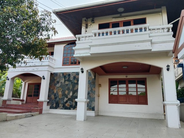 ให้เช่าบ้านเดี่ยว 2ชั้น หมู่บ้านศรีนครพัฒนา นวมินทร์24