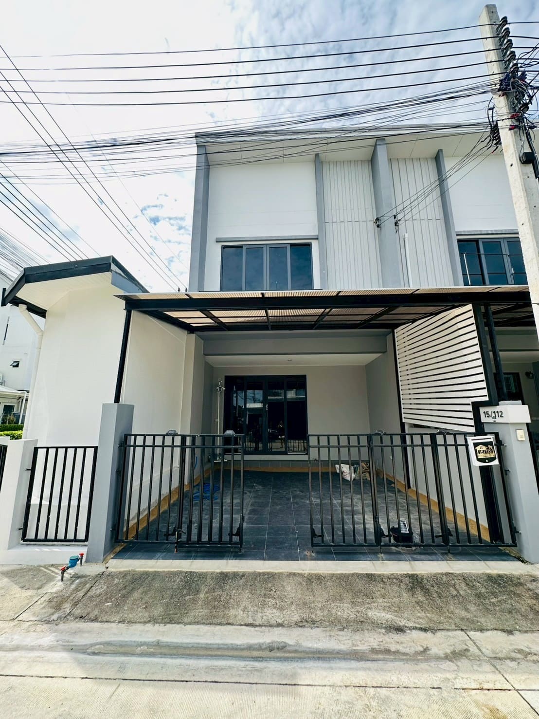 ขายทาวน์โฮมหลังมุม 2 ชั้น เฌอ บางขุนนนท์