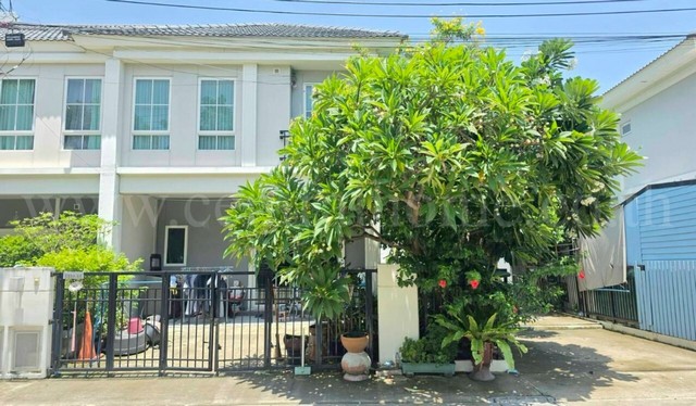 ทาวน์โฮม เดอะ คอนเนค บางนา – สุวรรณภูมิ หลังมุม