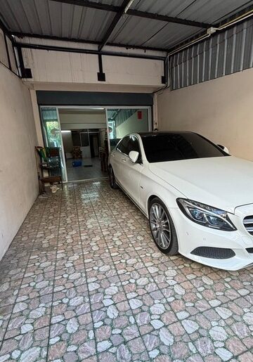 ขายอาคารพาณิชย์ 5ชั้น ถนนรางรถไฟเก่า ถนนสุขุมวิท สมุทรปราการ