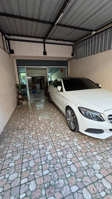 ขายอาคารพาณิชย์ 5ชั้น ถนนรางรถไฟเก่า ถนนสุขุมวิท สมุทรปราการ