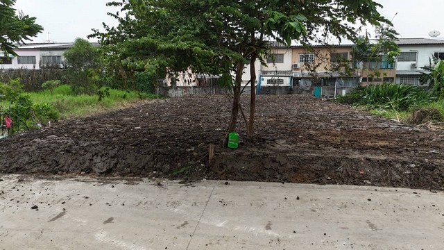 ขายที่ดินสี่เหลี่ยมผืนผ้า ซอย 100 ล้าน จ.นนทบุรี ขนาด 138 ตร.ว.